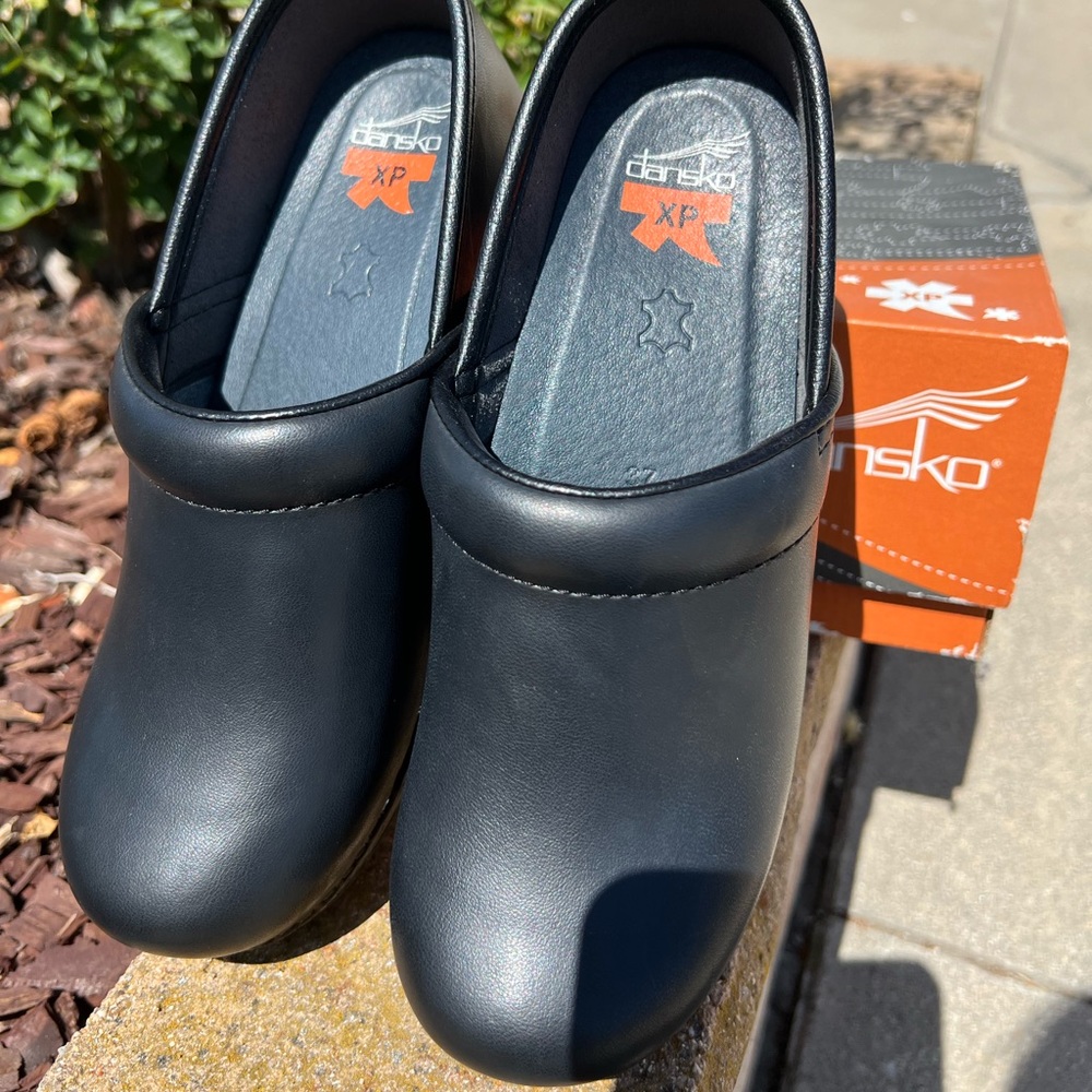Dansko Pro XP Black Clogs NEW